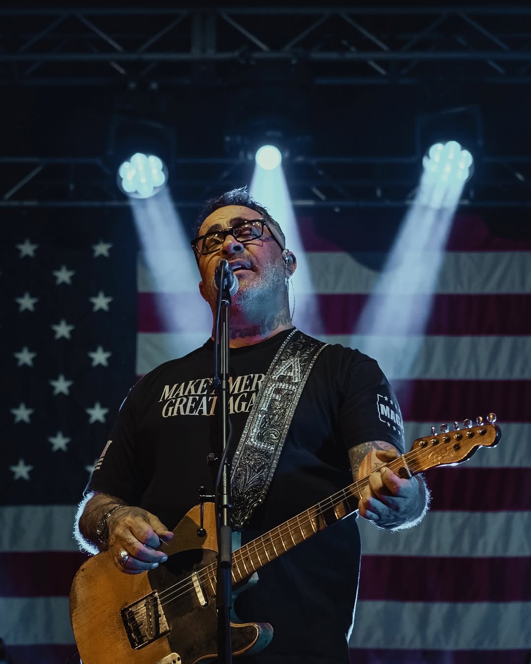 Aaron Lewis And The Stateliners